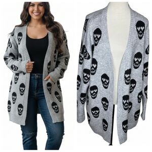 Plus Size Gray Skull Pattern Cardigan Sweater Pmus Size XXL